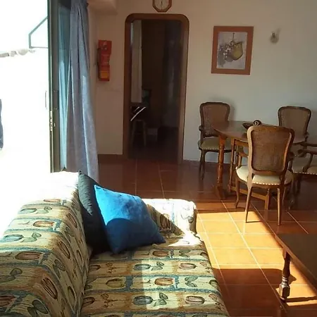 Sleeps 4 Wifi *